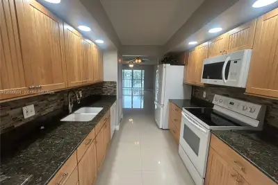 571 SW 141st Ave #212N, Pembroke Pines: photo 1 of 27