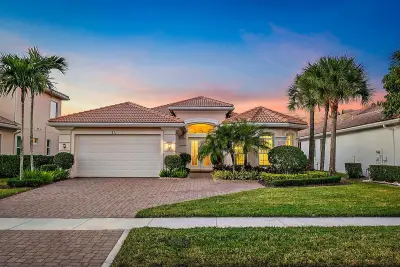 271 Carina Dr, Jupiter: photo 1 of 43
