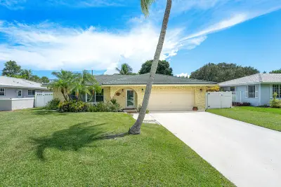 4520 NW 5th Ave, Boca Raton: photo 1 of 42