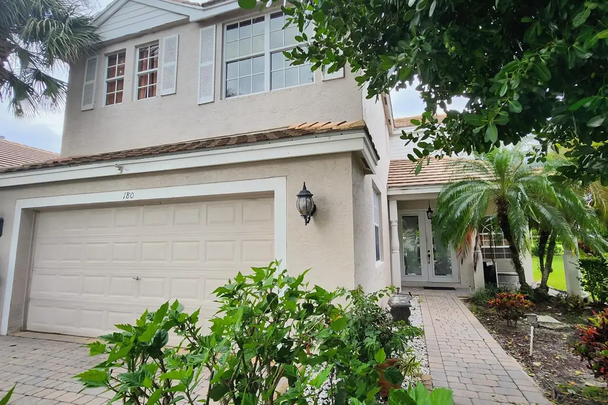 180 Kensington Way, Royal Palm Beach: photo 1 of 5