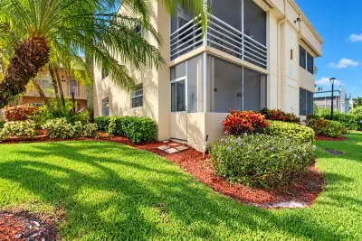 386 Capri I, Delray Beach: photo 1 of 33