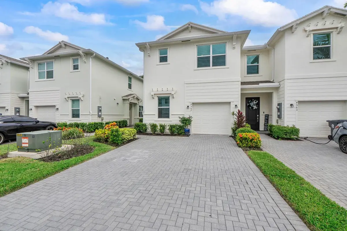 4567 Hollister Ave, Lake Worth: photo 1 of 35
