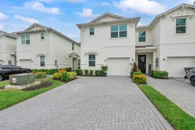 4567 Hollister Ave, Lake Worth: photo 1 of 35