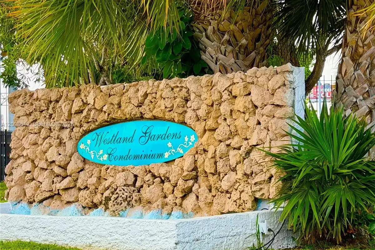 5705 W 20th Ave #101, Hialeah: photo 1 of 11