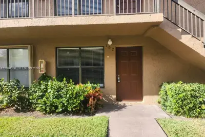 10037 Winding Lake Rd #102, Sunrise: photo 1 of 9