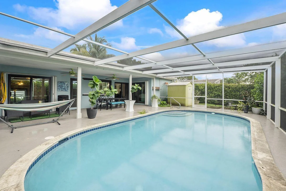 4450 NW 19th Ave, Oakland Park: photo 1 of 25