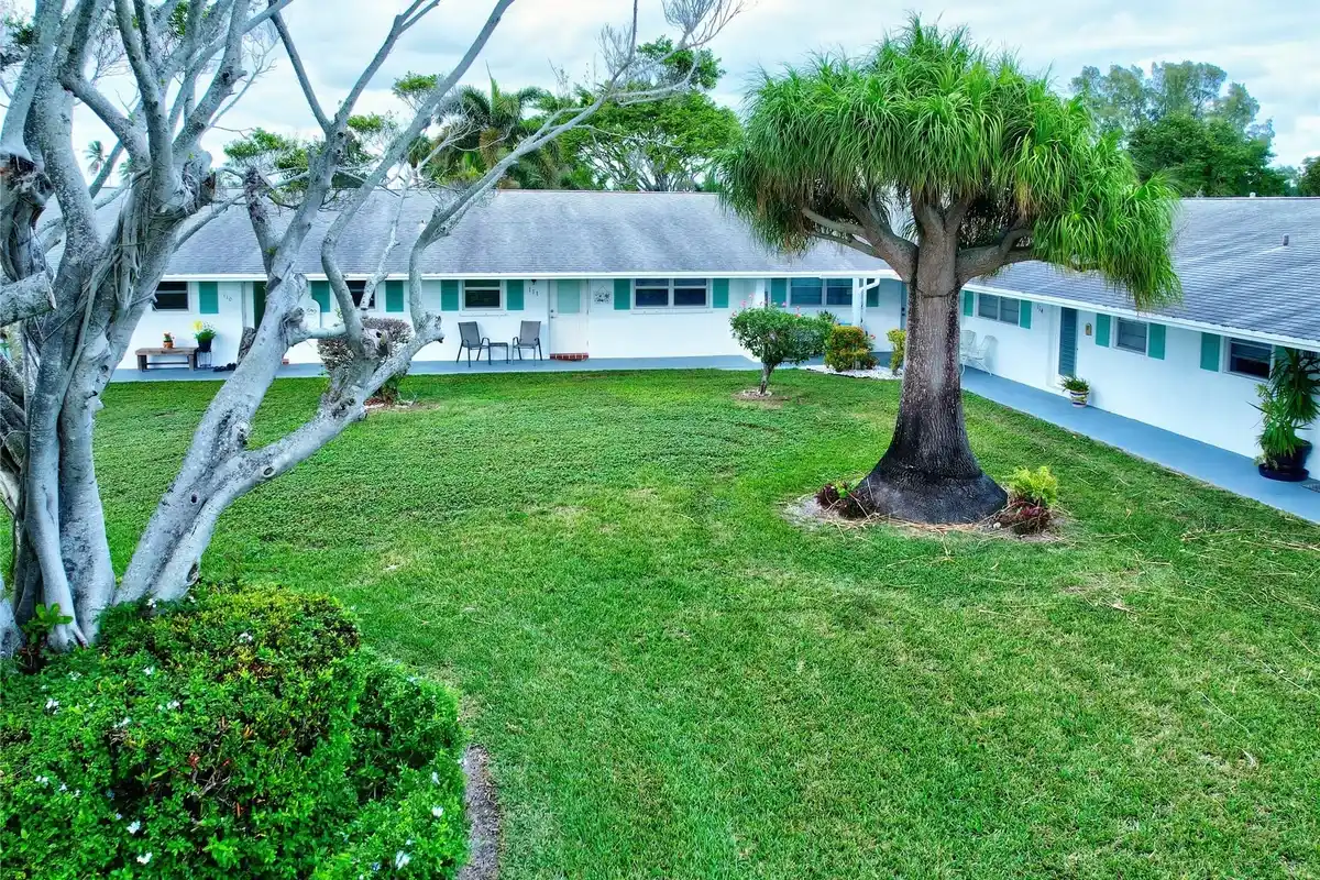 400 SW Golfview Ter #111, Boynton Beach: photo 1 of 30