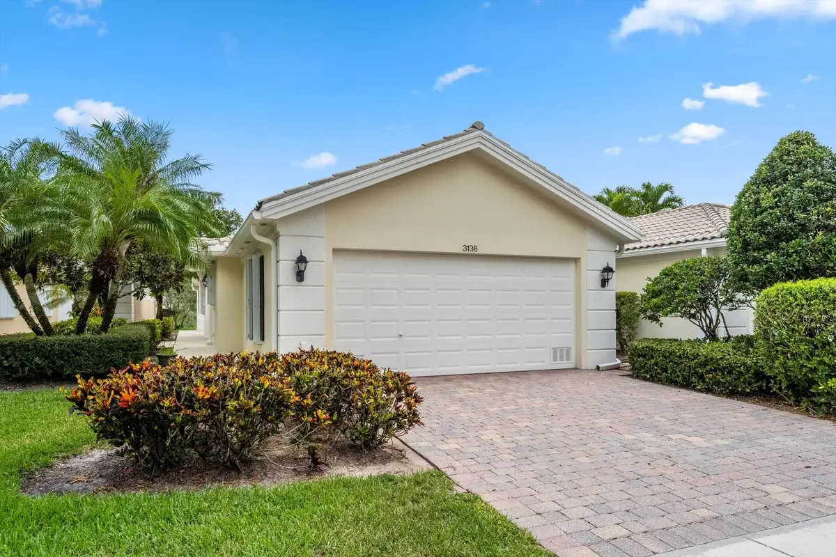 3136 Verdmont Ln, Wellington: photo 1 of 18