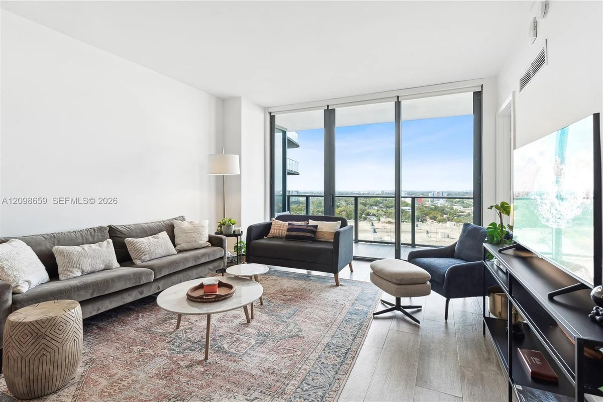 121 NE 34th St #1612, Miami: photo 1 of 1
