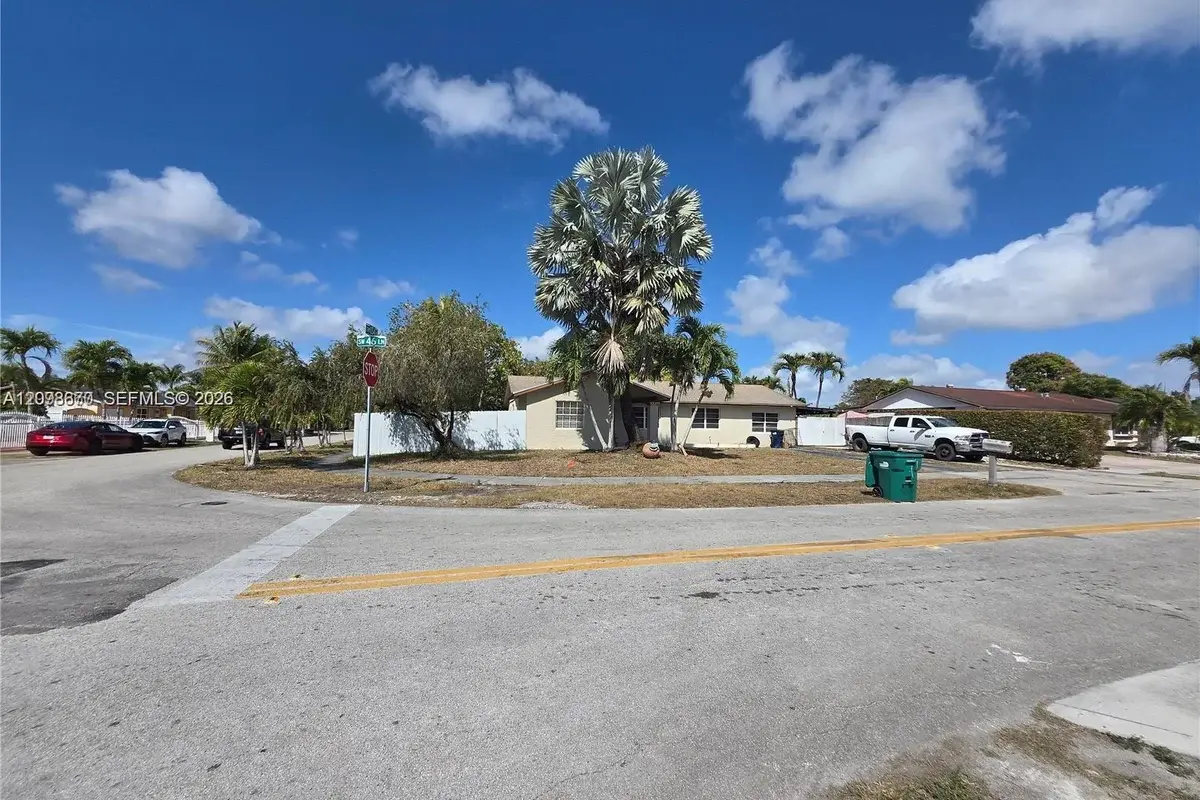 13377 SW 46th Ln, Miami: photo 1 of 9