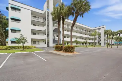 4725 Lucerne Lakes Blvd E #301, Lake Worth: photo 1 of 24
