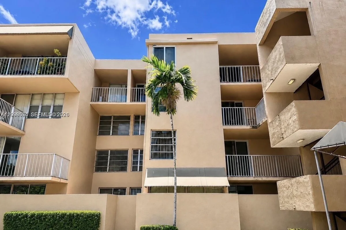 10801 SW 109th Ct #D103, Miami: photo 1 of 14