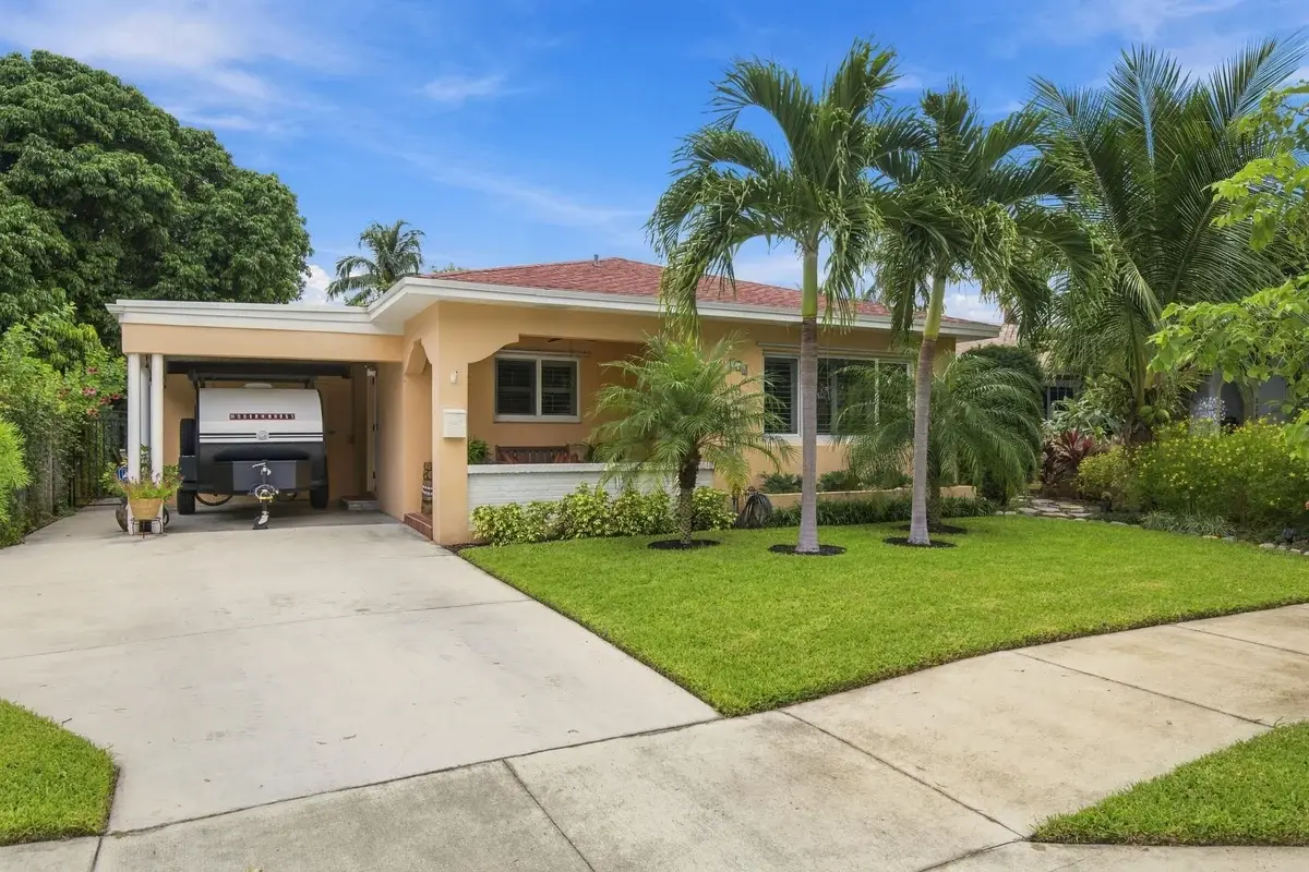 330 Cornell Dr, Lake Worth Beach: photo 1 of 39