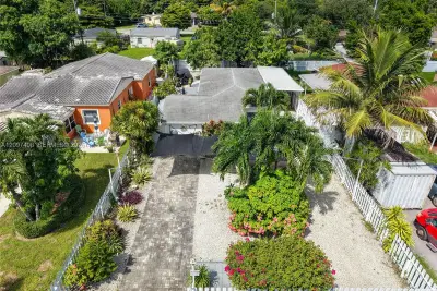 1663 NE 176th St, North Miami Beach: photo 1 of 42