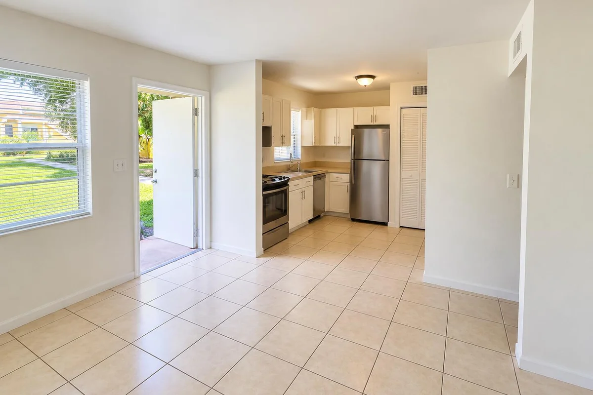 5150 NE 6th Ave #113, Oakland Park: photo 1 of 6
