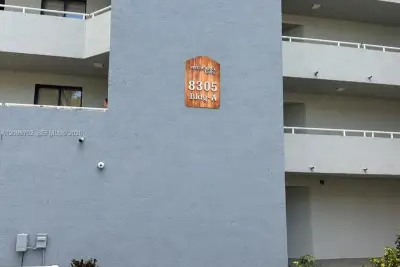 8305 SW 152nd Ave #A-103, Miami: photo 1 of 3