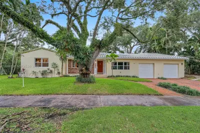 508 N Castania Ave, Coral Gables: photo 1 of 31
