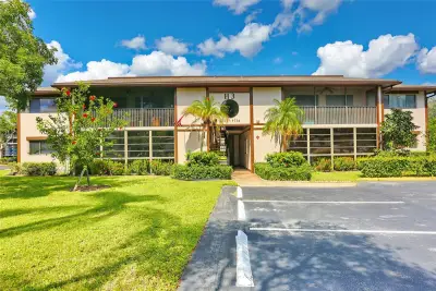 9712 S Belfort Cir, Tamarac: photo 1 of 35