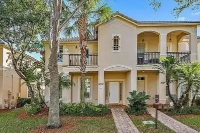 8052 Murano Cir, Palm Beach Gardens: photo 1 of 9