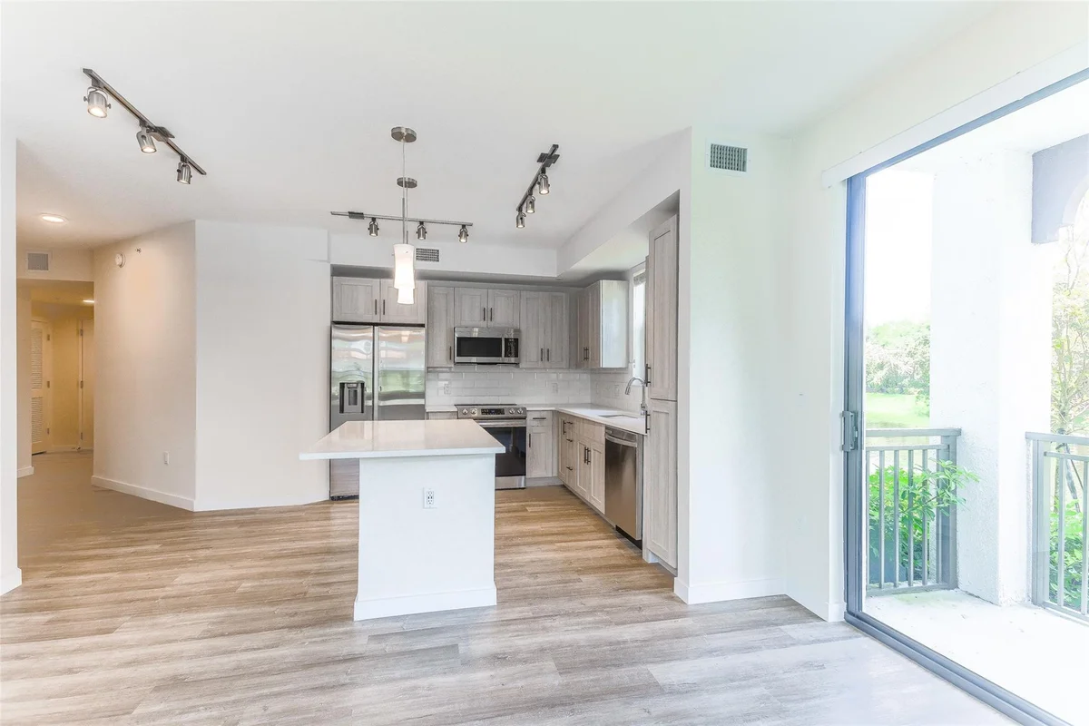 8894 NW 44th St #1-209, Sunrise: photo 1 of 18
