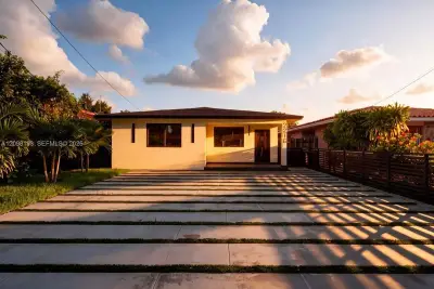 2216 SW 62nd Ave, Miami: photo 1 of 29