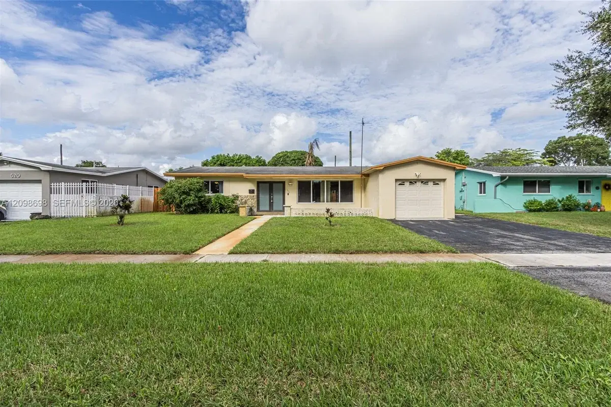 510 SW 70th Ave, Pembroke Pines: photo 1 of 50