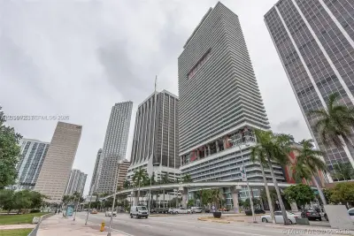 50 Biscayne Blvd #1508, Miami: photo 1 of 24