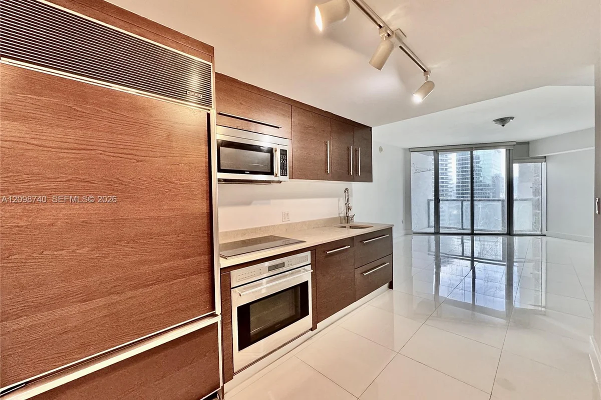 475 Brickell Ave #3808, Miami: photo 1 of 36