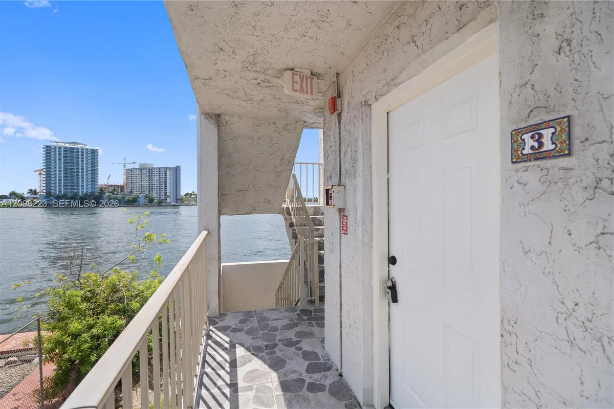 2150 Bay Dr #3, Miami Beach: photo 1 of 34