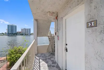 2150 Bay Dr #3, Miami Beach: photo 1 of 34
