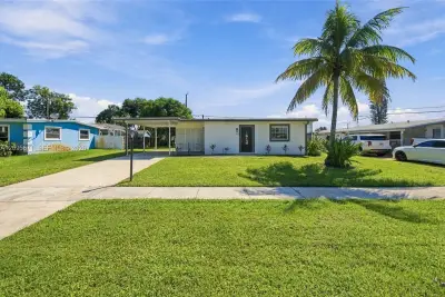1944 Baythorne Rd, West Palm Beach: photo 1 of 35