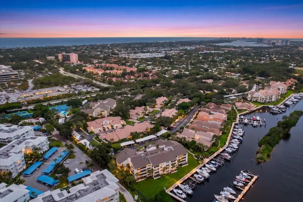 526 Oak Harbour Dr, Juno Beach: photo 1 of 64