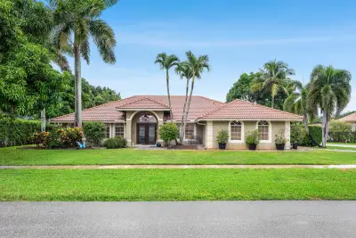 12685 Buckland St, Wellington: photo 1 of 32