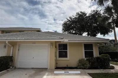 12802 Woodmill Dr, Palm Beach Gardens: photo 1 of 19