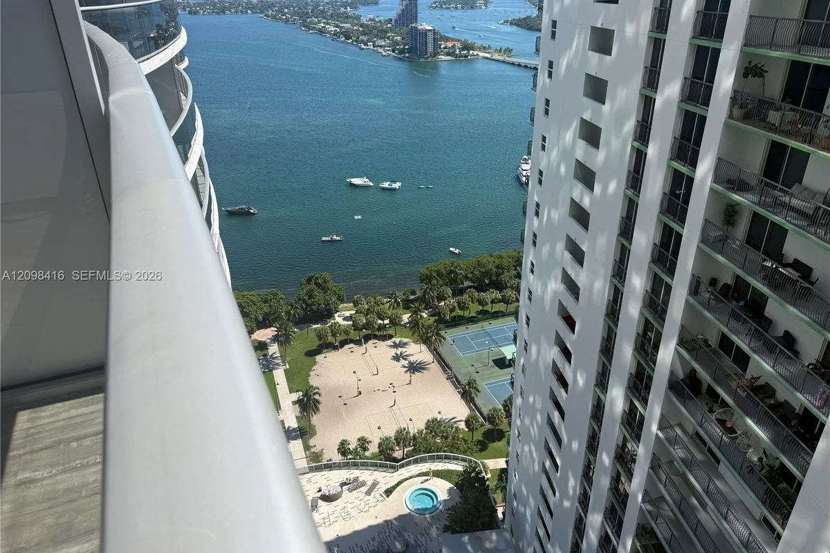 488 NE 18th St #3104, Miami: photo 1 of 49