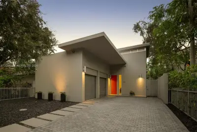 1828 Espanola Dr, Miami: photo 1 of 23