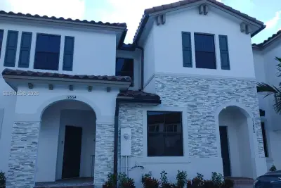 11868 SW 247th Ter, Homestead: photo 1 of 29