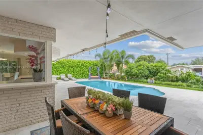 1424 NE 53rd Ct, Fort Lauderdale: photo 1 of 20