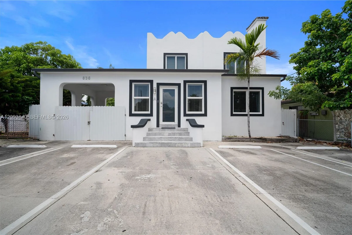 836 NW 33rd Ave, Miami: photo 1 of 50