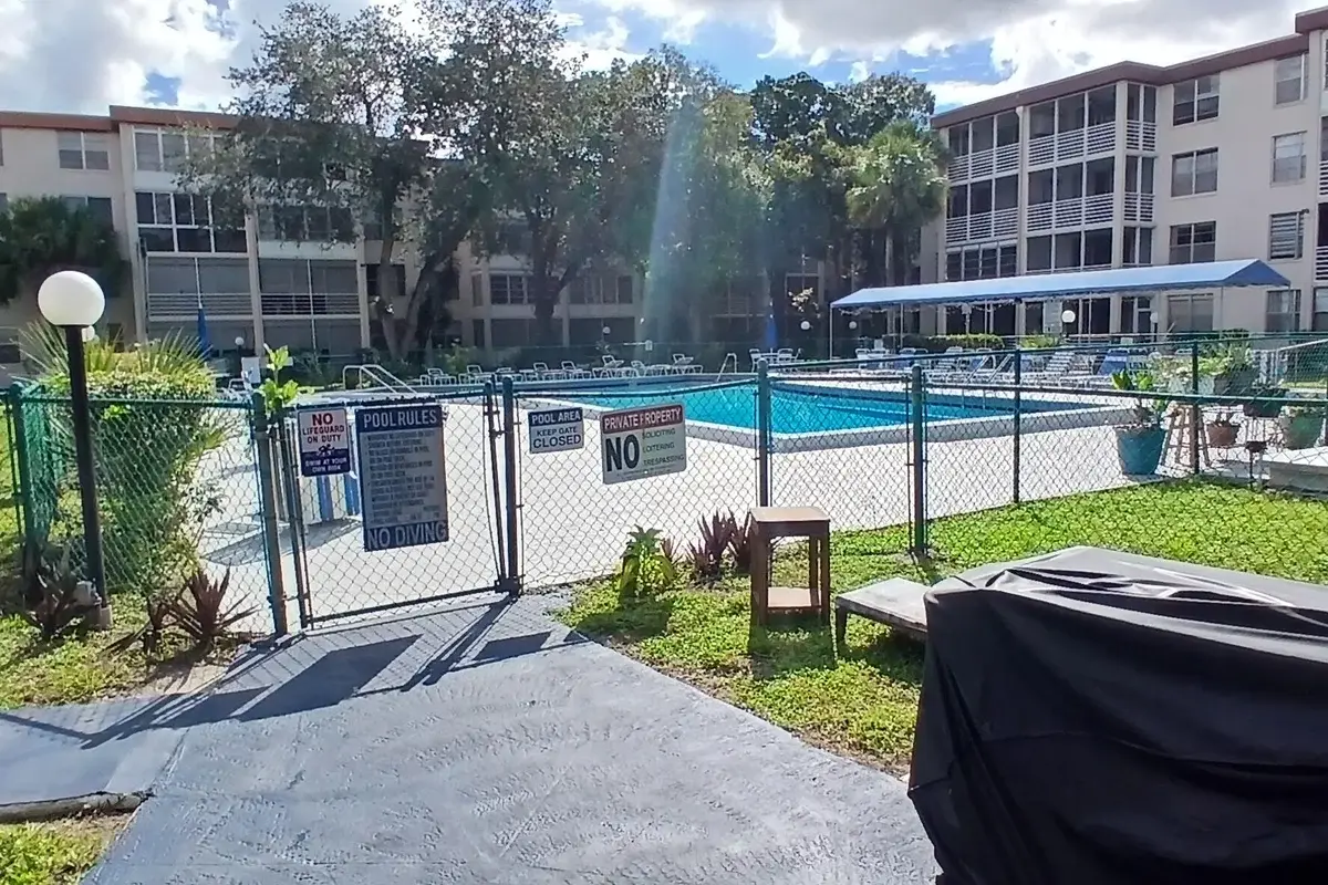 2601 NW 48th Ter #345, Lauderdale Lakes: photo 1 of 19