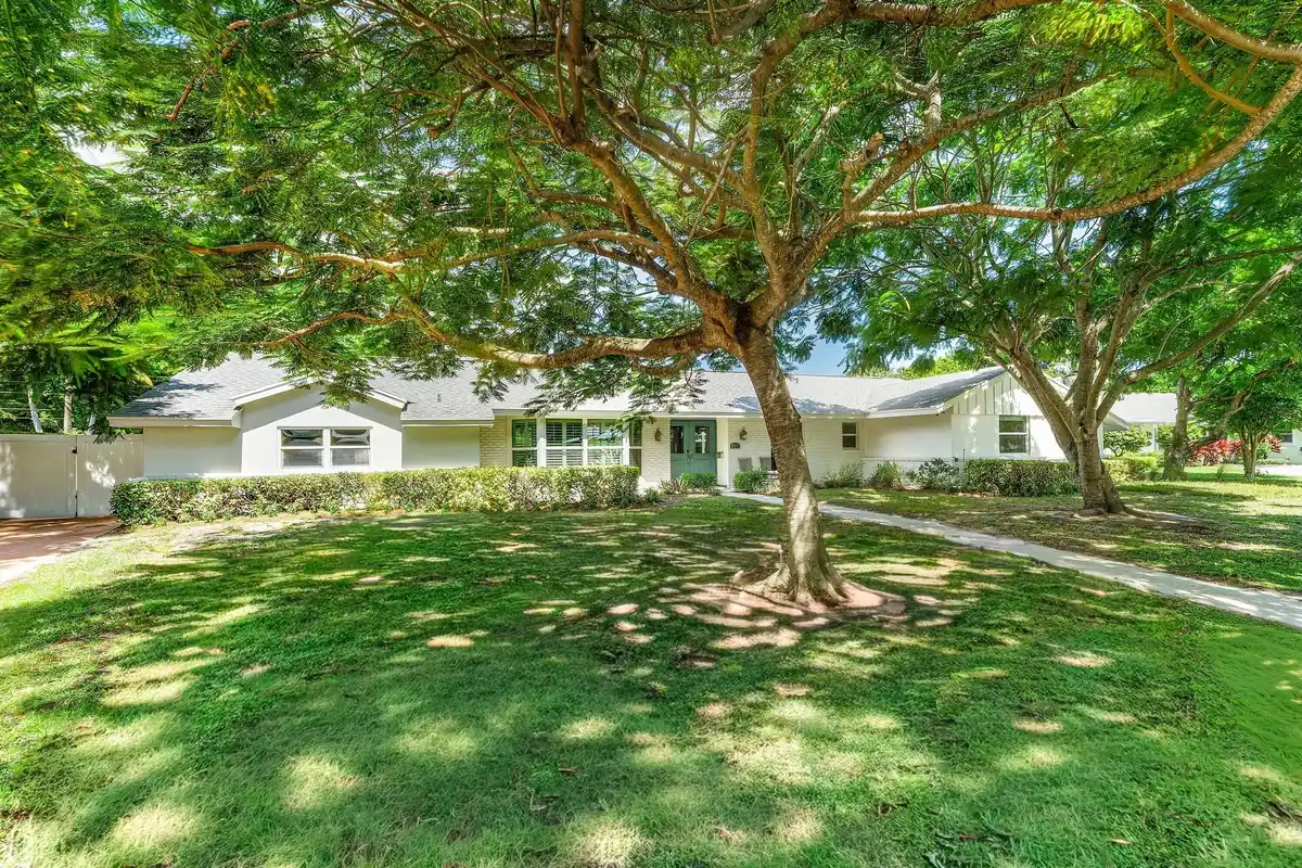 817 Anchorage Dr, North Palm Beach: photo 1 of 58