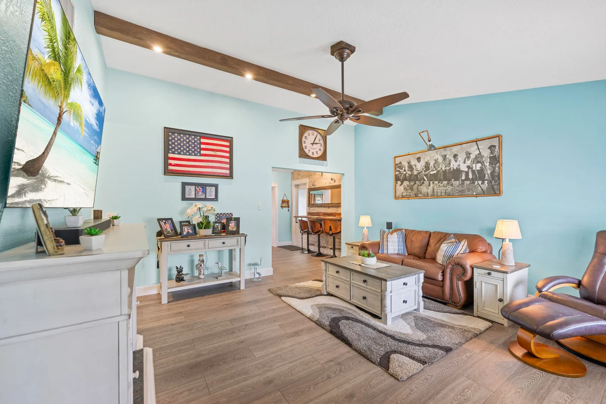 128 Banyan Cir, Jupiter: photo 1 of 39