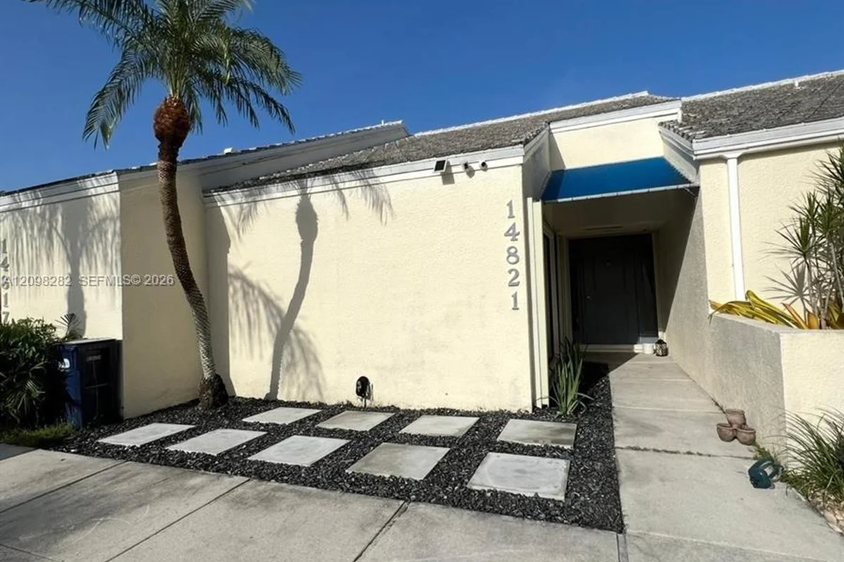 14821 SW 125th Pl, Miami: photo 1 of 19