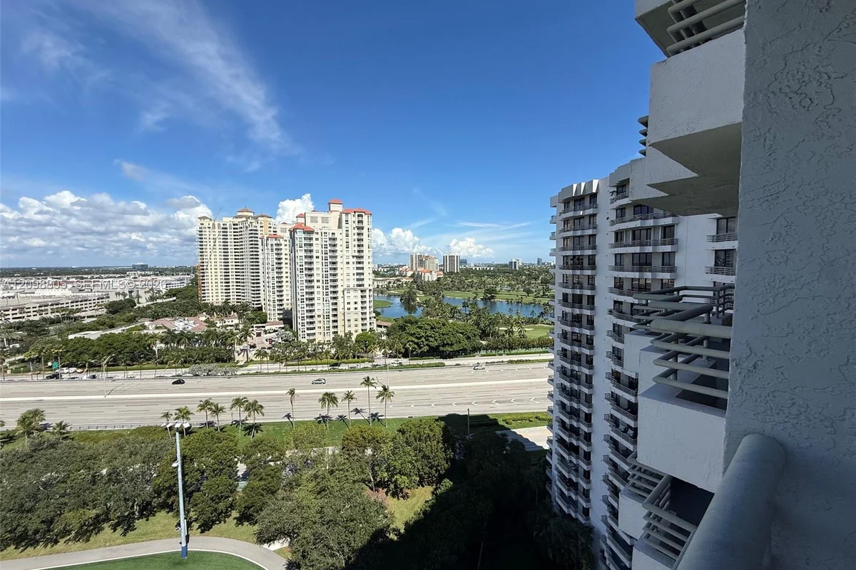3300 NE 191st St #1801, Aventura: photo 1 of 14