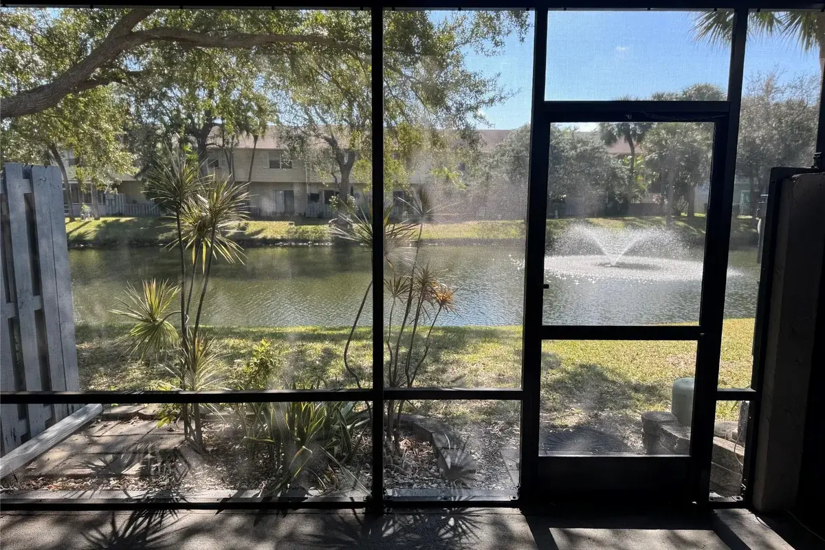 219 SW 3rd St, Pompano Beach: photo 1 of 15
