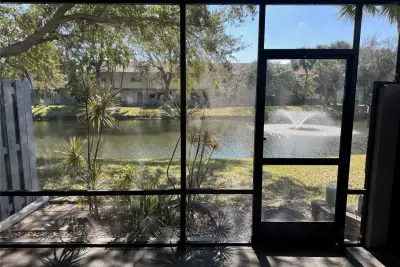 219 SW 3rd St, Pompano Beach: photo 1 of 15