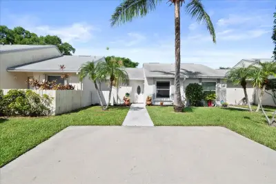 258 Palmetto Ct, Jupiter: photo 1 of 26