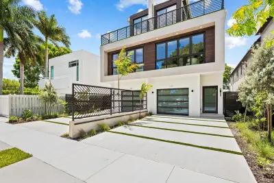 1416 NE 6th St, Fort Lauderdale: photo 1 of 54