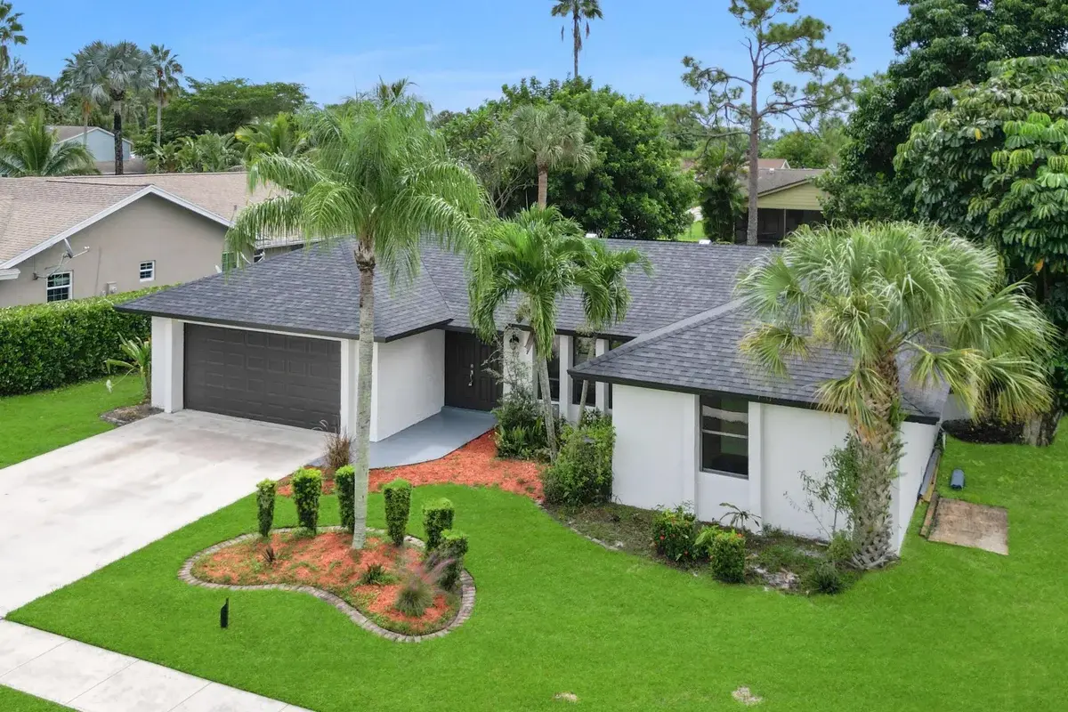 102 Valencia St, Royal Palm Beach: photo 1 of 40