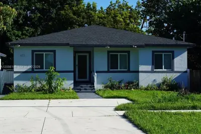 House in Florida City: photo 1 of 24